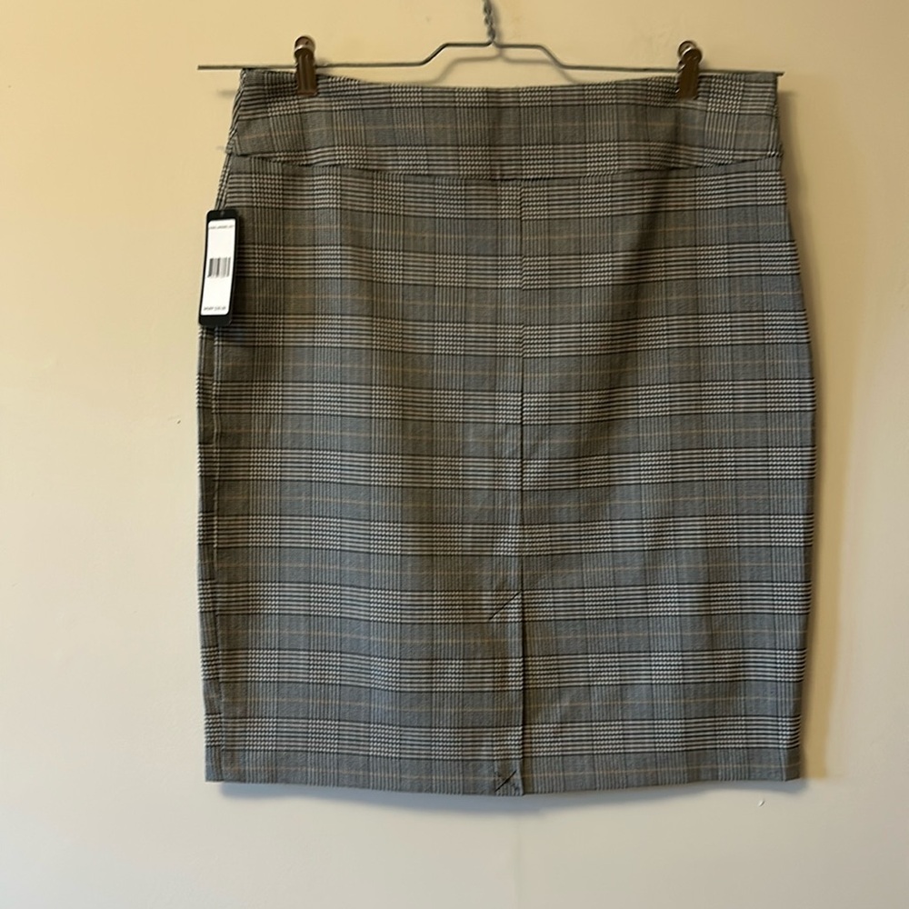 SOHO apparel ltd  New York plaid stretchy wide waistband size XL new with tags